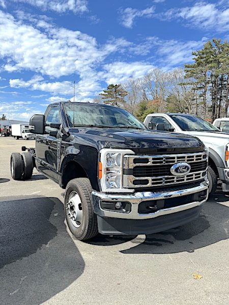2023 FORD F-350 4X4 CAB & CHASSIS