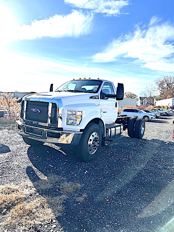 2025 FORD F-750 2025 FORD F-750