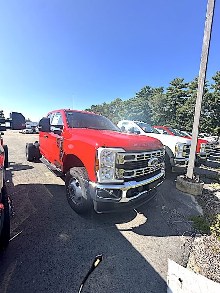 2025 FORD F-350 SUPER-CAB 4X4 CAB & CHASSIS