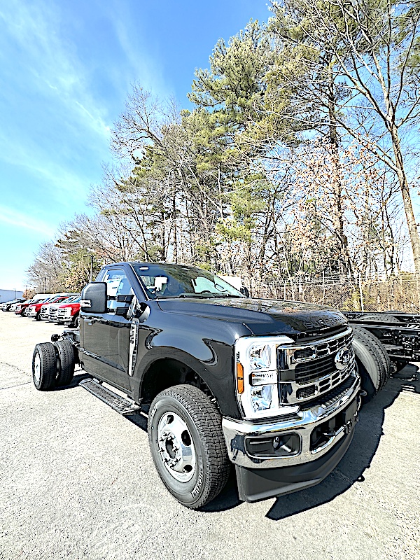 2026 FORD F-350 CREW-CAB CHASSIS 4X4 2026 FORD F-350 CREW-CAB CHASSIS 4X4