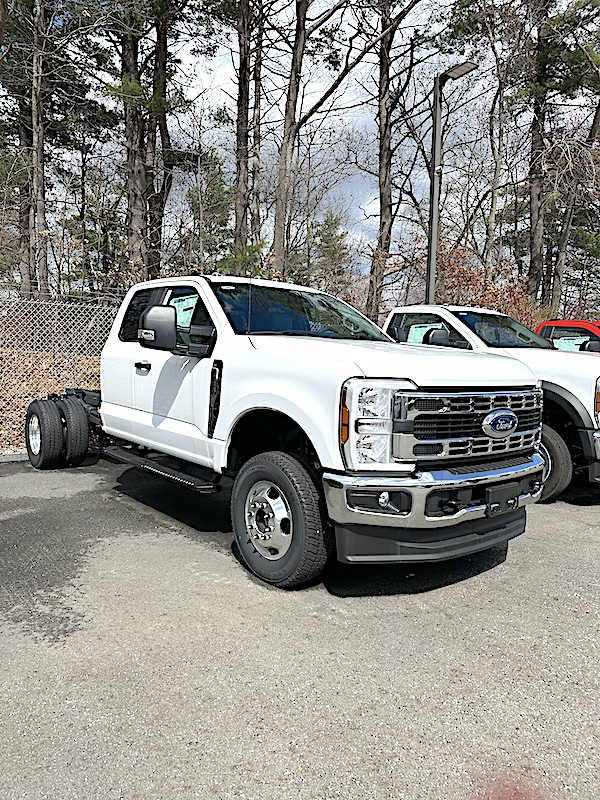 2025 FORD F-550 SUPER CAB 4X4 2025 FORD F-550 SUPER CAB 4X4